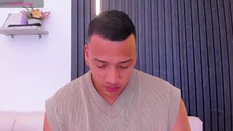 Tom muscle1 online show from 23, 9, 2025