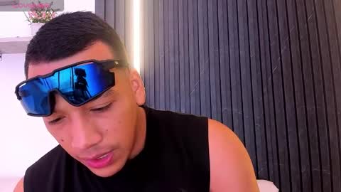 Tom muscle1 online show from 1, 11, 2025