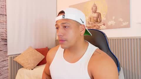 Tom muscle1 online show from 19, 11, 2025