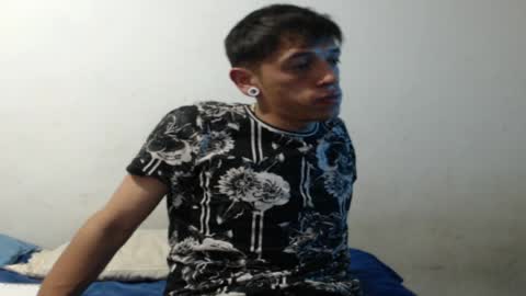 tomas_turbado_ online show from 15, 4, 2026