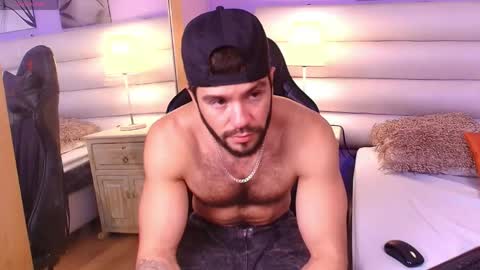 Snapshot of tomas_wolfk chatting on 19, 4, 2026 Andres. online show from 19, 4, 2026