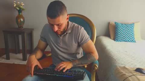 tomDavisXl online show from 28, 2, 2026