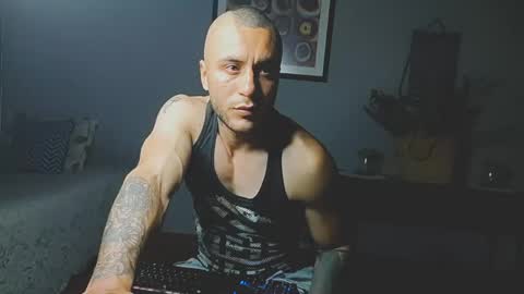 tomDavisXl online show from 17, 5, 2026