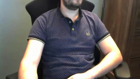 Snapshot of tomin3m chatting on 18, 11, 2025 tomin3m online show from 18, 11, 2025