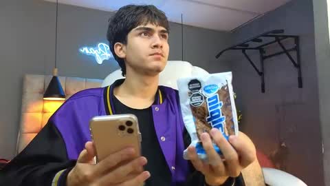 Tommy  online show from 8, 2, 2025