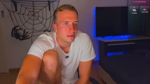 Snapshot of tommy_cumfinger chatting on 15, 12, 2024 Tommy online show from 15, 12, 2024