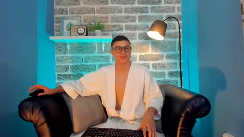 Snapshot of tommy_wild1 chatting on 20, 7, 2026 TOMMY WILD online show from 20, 7, 2026