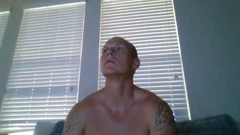 Snapshot of tommygunsfit chatting on 3, 8, 2026 tommygunsfit online show from 3, 8, 2026