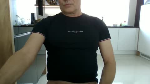 Snapshot of topsecreton chatting on 31, 3, 2026 topsecreton online show from 31, 3, 2026