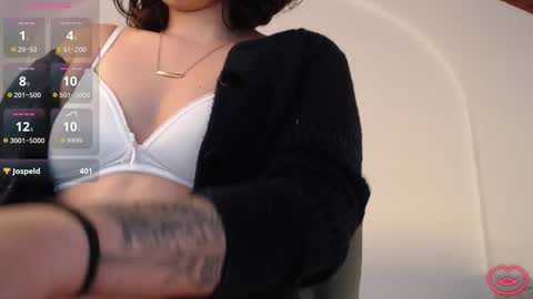 Snapshot of tori_just chatting on 22, 12, 2025 tori_just online show from 22, 12, 2025