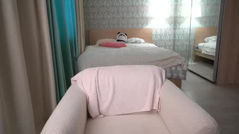         online show from 9, 2, 2025