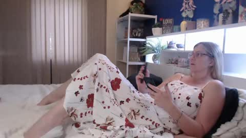 Snapshot of total_aussie_milfs chatting on 9, 6, 2026 Milly online show from 9, 6, 2026