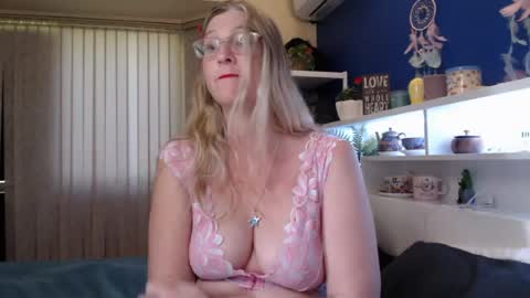 Snapshot of total_aussie_milfs chatting on 21, 6, 2026 Milly online show from 21, 6, 2026