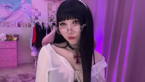 Lina online show from 7, 4, 2026