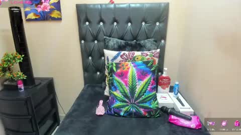 Snapshot of toxicfantasy4u chatting on 3, 8, 2026 toxicfantasy4u online show from 3, 8, 2026
