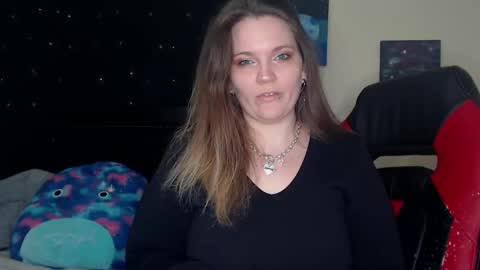 Snapshot of toxiclilly chatting on 6, 2, 2025 Lilly Miss Mistress Goddess Maam Queen Boss online show from 6, 2, 2025