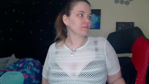 Snapshot of toxiclilly chatting on 6, 3, 2025 Lilly Miss Mistress Goddess Maam Queen Boss online show from 6, 3, 2025