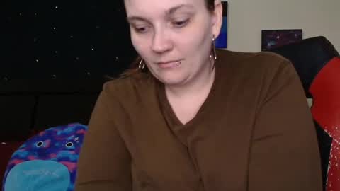 Snapshot of toxiclilly chatting on 25, 11, 2025 Lilly Miss Mistress Goddess Maam Queen Boss online show from 25, 11, 2025