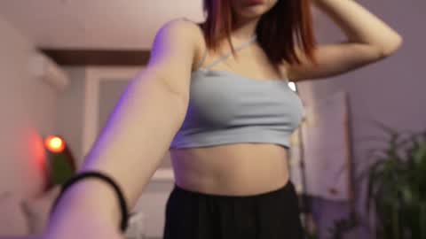 Bella online show from 25, 2, 2025