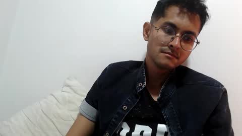 Snapshot of toy_sweet chatting on 18, 5, 2026 Xander online show from 18, 5, 2026