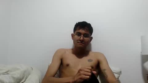 Snapshot of toy_sweet chatting on 23, 5, 2026 Xander online show from 23, 5, 2026