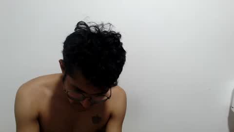 Snapshot of toy_sweet chatting on 12, 7, 2026 Xander online show from 12, 7, 2026