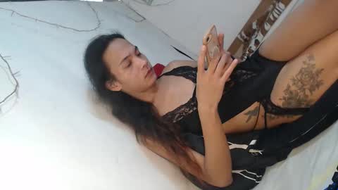 Amor  THUMBS-UP ME online show from 9, 9, 2025