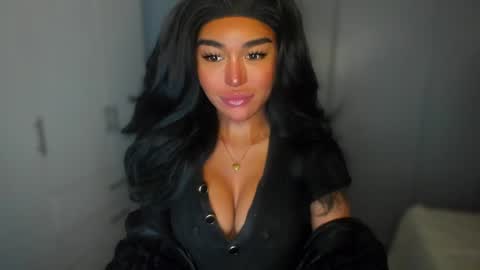 Snapshot of transnextdoor_ chatting on 24, 12, 2024 ALMIGHTY GODDESS VALENTINA online show from 24, 12, 2024