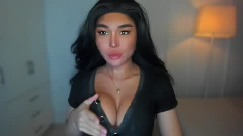 Snapshot of transnextdoor_ chatting on 2, 1, 2025 ALMIGHTY GODDESS VALENTINA online show from 2, 1, 2025