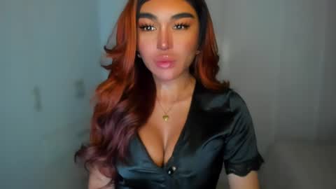 Snapshot of transnextdoor_ chatting on 7, 1, 2025 ALMIGHTY GODDESS VALENTINA online show from 7, 1, 2025