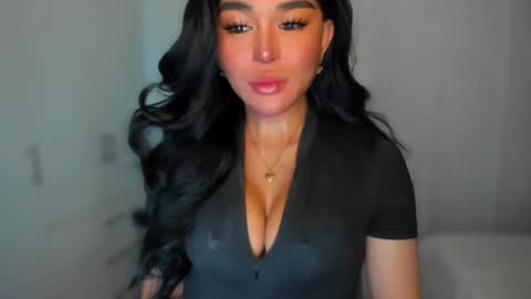 Snapshot of transnextdoor_ chatting on 15, 1, 2025 ALMIGHTY GODDESS VALENTINA online show from 15, 1, 2025