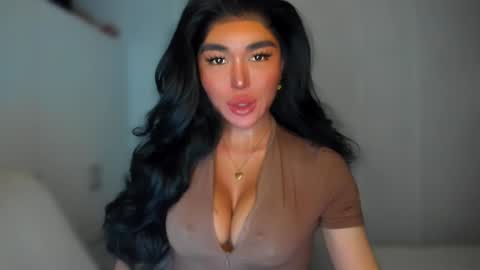 Snapshot of transnextdoor_ chatting on 24, 1, 2025 ALMIGHTY GODDESS VALENTINA online show from 24, 1, 2025