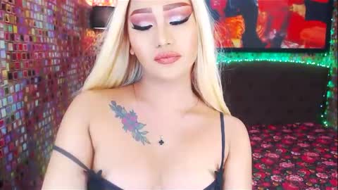 Snapshot of transplayfullolivia chatting on 5, 2, 2025 KYLIE BELLA  TS online show from 5, 2, 2025