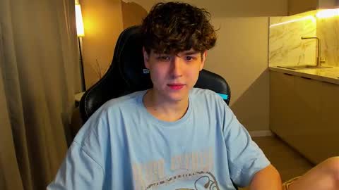 Snapshot of travisrivas chatting on 15, 10, 2025 travisrivas online show from 15, 10, 2025