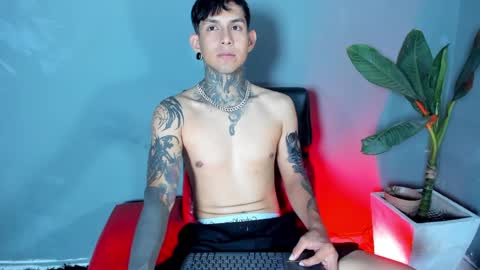 TRAV - INDEPENDENT MODEL online show from 12, 3, 2025