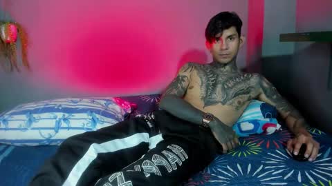 TRAV - INDEPENDENT MODEL online show from 1, 10, 2025