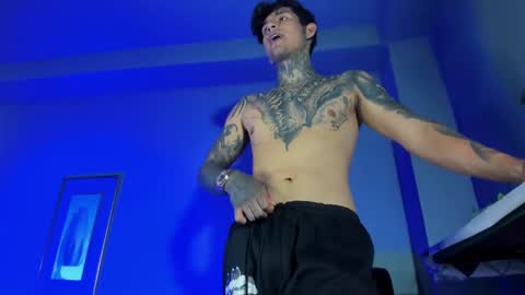 TRAV - INDEPENDENT MODEL online show from 10, 10, 2025