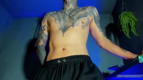 TRAV - INDEPENDENT MODEL online show from 20, 10, 2025