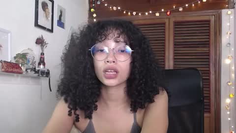 Snapshot of treasuresz chatting on 27, 1, 2025 Emily online show from 27, 1, 2025