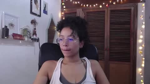 Snapshot of treasuresz chatting on 6, 2, 2025 Emily online show from 6, 2, 2025