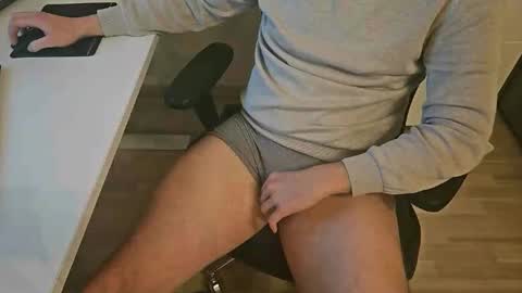 tree1989 online show from 12, 12, 2024