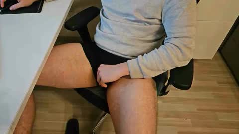 tree1989 online show from 29, 12, 2024