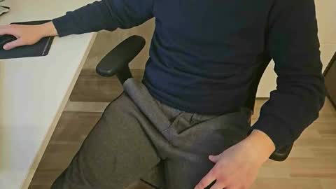 tree1989 online show from 3, 1, 2025