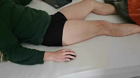 tree1989 online show from 12, 1, 2025