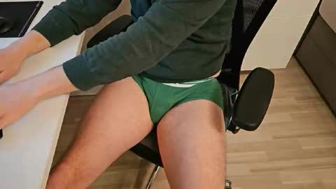 tree1989 online show from 25, 2, 2025