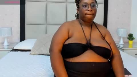 Snapshot of treisyvixen chatting on 30, 6, 2026 Treisy Vixen big ass online show from 30, 6, 2026