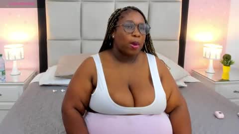 Snapshot of treisyvixen chatting on 1, 7, 2026 Treisy Vixen big ass online show from 1, 7, 2026