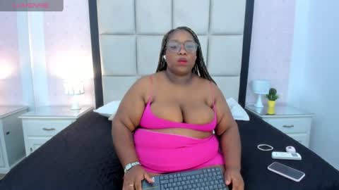 Snapshot of treisyvixen chatting on 2, 7, 2026 Treisy Vixen big ass online show from 2, 7, 2026