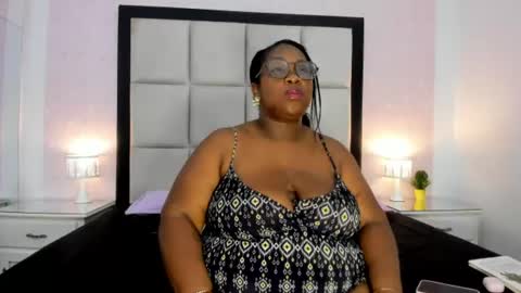 Snapshot of treisyvixen chatting on 24, 7, 2026 Treisy Vixen big ass online show from 24, 7, 2026