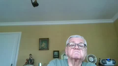 Snapshot of trekbeestje1 chatting on 6, 2, 2026 trekbeestje online show from 6, 2, 2026